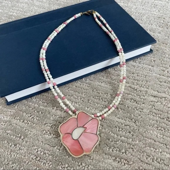 KARLA JORDAN Vintage Beaded Necklace, Mother of Pearl Pendant, Pink Pearl Flower - Picture 3 of 8